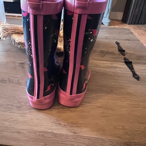 Hatley Unicorn Print Rain Boots - Pink and Black - Picture 6 of 9